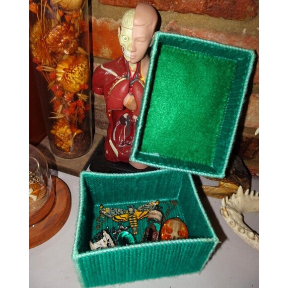 Handmade Aqua & Peach Plastic Canvas Needlepoint Trinket Box cross stitch craft - Picture 9 of 11